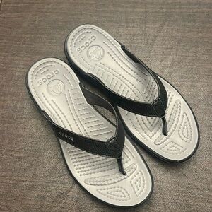 Crocs CAPRI IV OL Women Black Flip Flop 205420 Size 10 - NEW